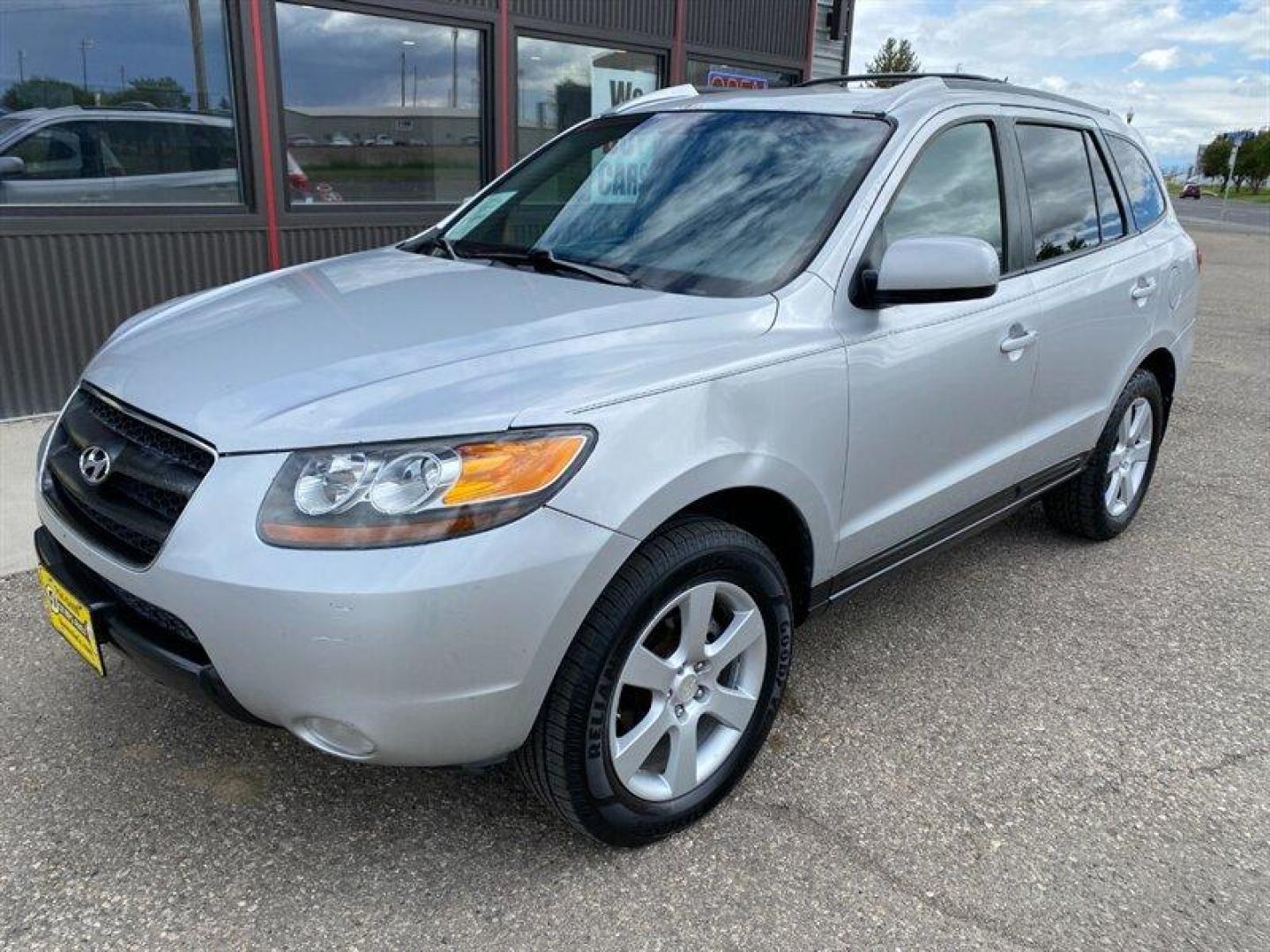 2007 Bright Silver Hyundai SANTA FE SE (5NMSH13E37H) with an 3.3L V6 242hp 226ft. lbs. engine, Automatic transmission, located at 842 E South Street, Powell, WY, 82435, (307) 754-7289, 44.752300, -108.746933 - Photo#0