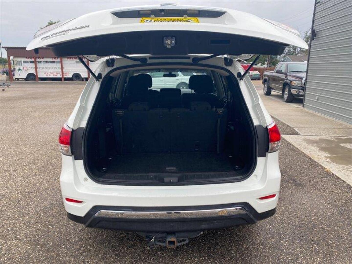 2016 Glacier White Nissan Pathfinder S (5N1AR2MN0GC) with an 3.5L V6 260hp 240ft. lbs. engine, Automatic transmission, located at 842 E South Street, Powell, WY, 82435, (307) 754-7289, 44.752300, -108.746933 - Photo#12