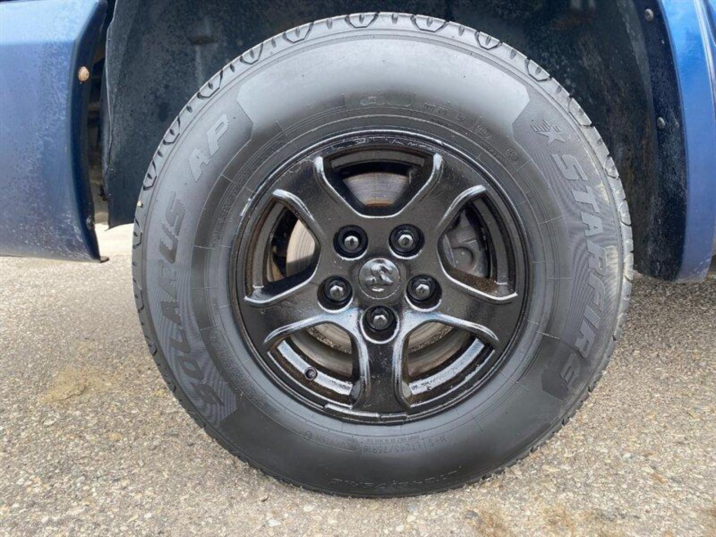 2006 Patriot Blue Pearlcoat Dodge Dakota SLT (1D7HW48N86S) with an 4.7L V8 230hp 290ft. lbs. engine, 4.7L V8 transmission, located at 842 E South Street, Powell, WY, 82435, (307) 754-7289, 44.752300, -108.746933 - Photo#20