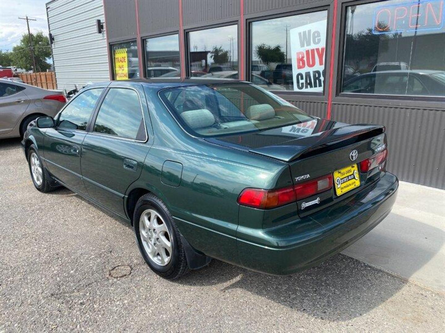 1999 Green Toyota Camry LE V6 (JT2BF28K7X0) with an 3.0L NA V6 double overhead cam (DOHC) 24V engine, Automatic transmission, located at 842 E South Street, Powell, WY, 82435, (307) 754-7289, 44.752300, -108.746933 - Photo#3