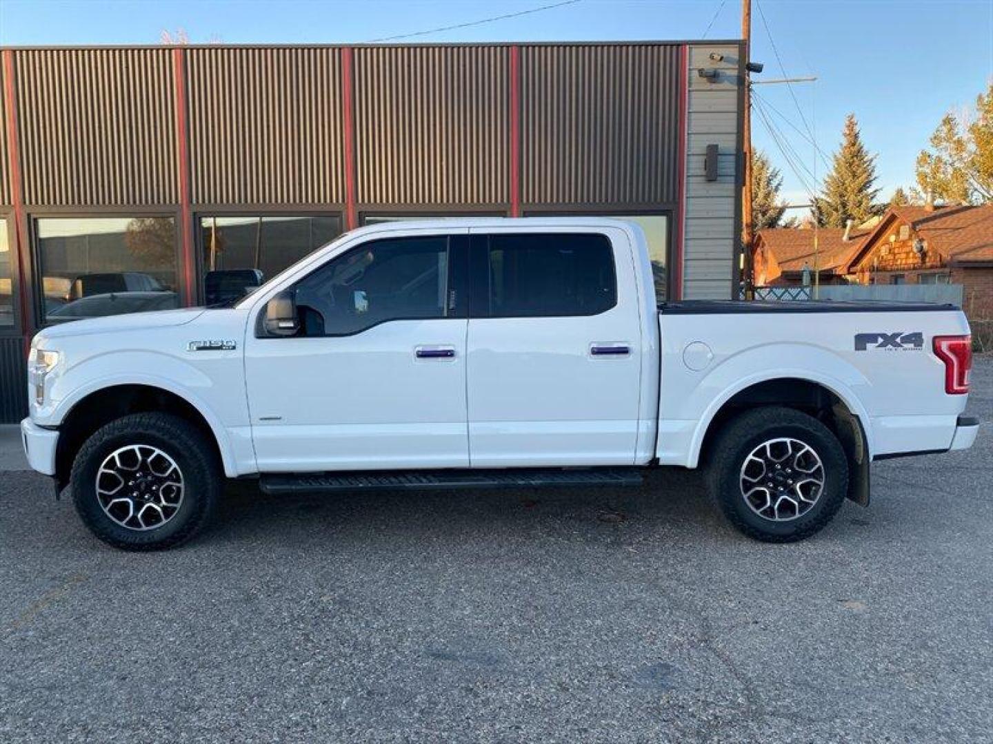 2017 Oxford White/Magnetic Metallic Ford F-150 FX4 (1FTEW1EG8HF) with an EcoBoost 3.5L Twin Turbo V6 375hp 470ft. lbs. engine, 10-Speed Shiftable A transmission, located at 842 E South Street, Powell, WY, 82435, (307) 754-7289, 44.752300, -108.746933 - Photo#24