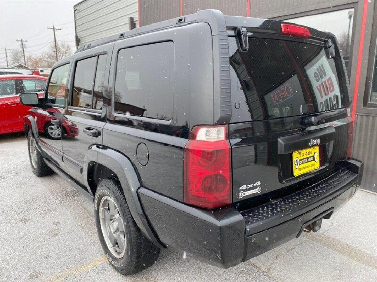 2006 Black Clearcoat Jeep Commander (1J8HG48N06C) with an 4.7L V8 SOHC 16V FI Engine engine, 5-Speed Shiftable Au transmission, located at 842 E South Street, Powell, WY, 82435, (307) 754-7289, 44.752300, -108.746933 - Photo#3